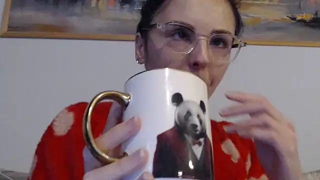 cleophee online show from February 2026 07:17:01 AM