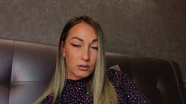 StarryHanna online show from October 2025 09:12:02 PM
