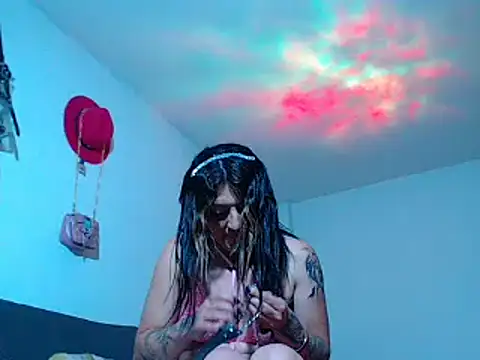 MARIANAWEED online show from October 2025 11:49:01 PM