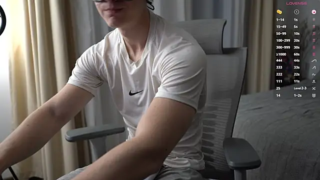 BumBuster69 online show from April 2026 05:06:02 PM