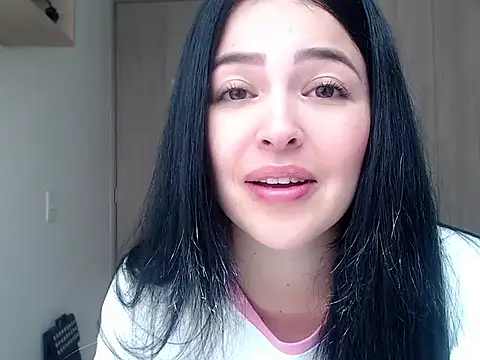 Snapshot of Aleska__Bell chatting on September 2025 03:00:02 PM Aleska Bell online show from September 2025 03:00:02 PM