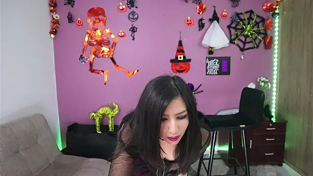 Steph F online show from November 2025 05:03:01 AM