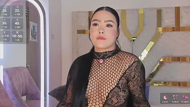 Snapshot of sophy_champagne chatting on April 2026 12:17:01 AM sophy champagne online show from April 2026 12:17:01 AM