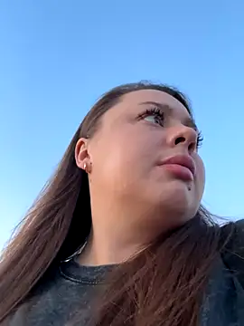 Sara Slow online show from September 2025 03:52:02 PM