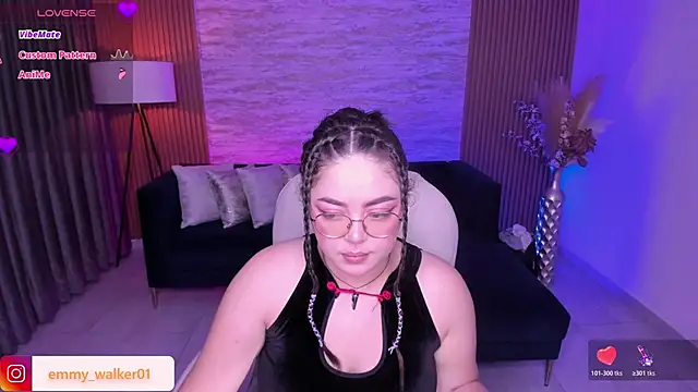 Snapshot of emmy_walker chatting on December 2025 11:01:01 AM emmy walker online show from December 2025 11:01:01 AM