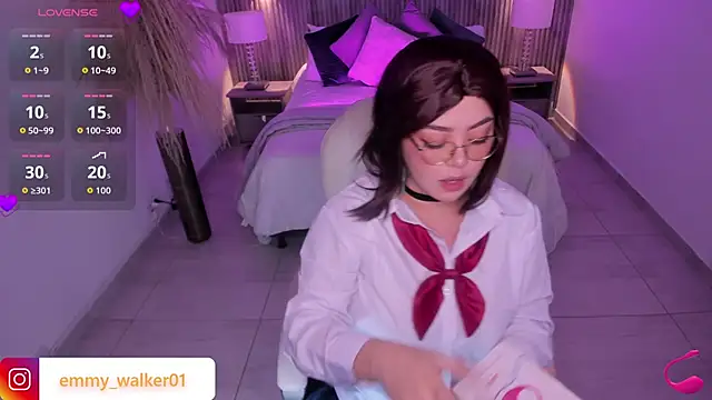 Snapshot of emmy_walker chatting on October 2025 11:07:01 AM emmy walker online show from October 2025 11:07:01 AM