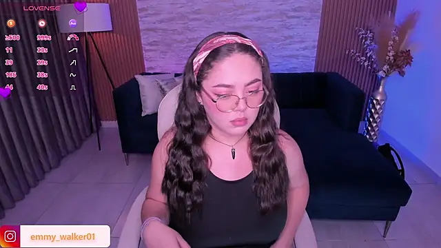 Snapshot of emmy_walker chatting on December 2025 11:09:02 AM emmy walker online show from December 2025 11:09:02 AM