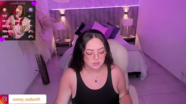 Snapshot of emmy_walker chatting on November 2025 11:04:01 AM emmy walker online show from November 2025 11:04:01 AM