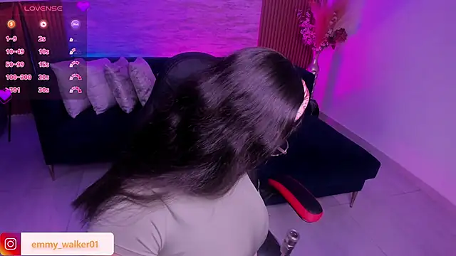 Snapshot of emmy_walker chatting on November 2025 11:03:01 AM emmy walker online show from November 2025 11:03:01 AM