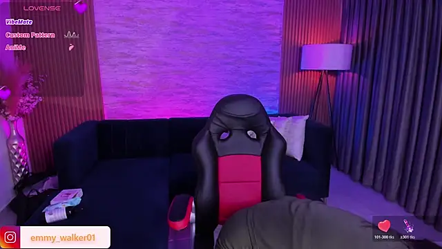 Snapshot of emmy_walker chatting on November 2025 11:03:02 AM emmy walker online show from November 2025 11:03:02 AM