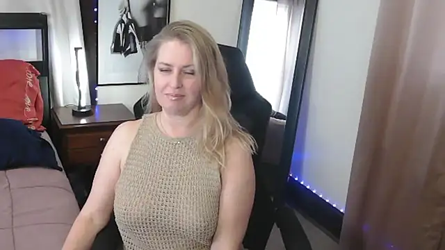 HollieBim online show from January 2026 04:55:01 PM