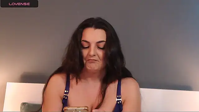 itsyourlady online show from April 2026 11:26:01 AM