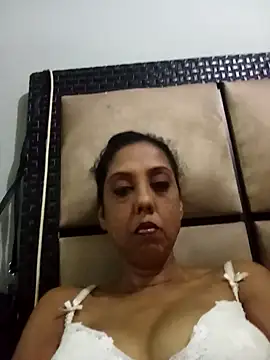 Mahi4luv online show from April 2026 07:31:01 PM