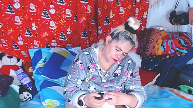 Snapshot of estrellita_fugaz16x chatting on February 2026 04:44:01 AM estrellita fugaz16x online show from February 2026 04:44:01 AM