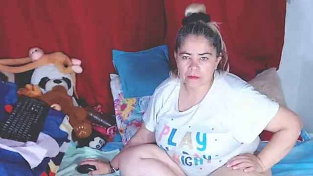 Snapshot of estrellita_fugaz16x chatting on November 2025 03:32:02 AM estrellita fugaz16x online show from November 2025 03:32:02 AM