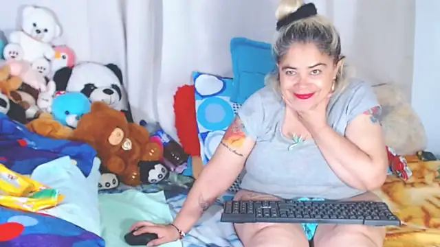 Snapshot of estrellita_fugaz16x chatting on September 2025 10:50:01 PM estrellita fugaz16x online show from September 2025 10:50:01 PM