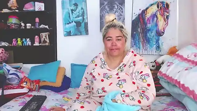 Snapshot of estrellita_fugaz16x chatting on February 2025 12:51:02 PM estrellita fugaz16x online show from February 2025 12:51:02 PM