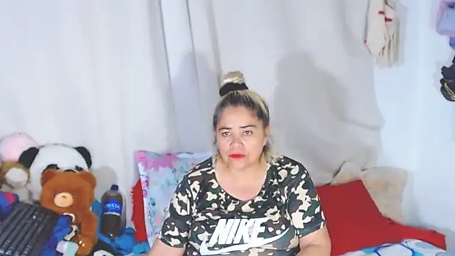 Snapshot of estrellita_fugaz16x chatting on September 2025 04:00:02 AM estrellita fugaz16x online show from September 2025 04:00:02 AM