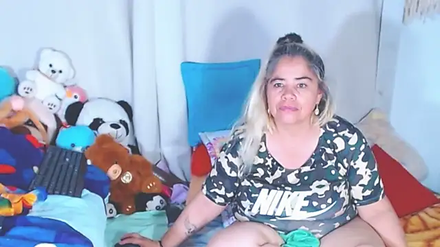 Snapshot of estrellita_fugaz16x chatting on October 2025 01:53:01 AM estrellita fugaz16x online show from October 2025 01:53:01 AM