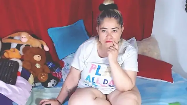 Snapshot of estrellita_fugaz16x chatting on November 2025 04:38:02 AM estrellita fugaz16x online show from November 2025 04:38:02 AM