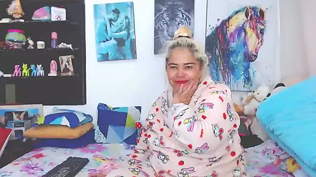Snapshot of estrellita_fugaz16x chatting on February 2025 12:58:02 PM estrellita fugaz16x online show from February 2025 12:58:02 PM
