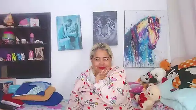 Snapshot of estrellita_fugaz16x chatting on February 2025 04:08:02 AM estrellita fugaz16x online show from February 2025 04:08:02 AM