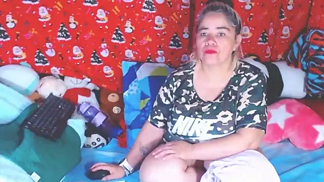 Snapshot of estrellita_fugaz16x chatting on February 2026 03:15:02 AM estrellita fugaz16x online show from February 2026 03:15:02 AM