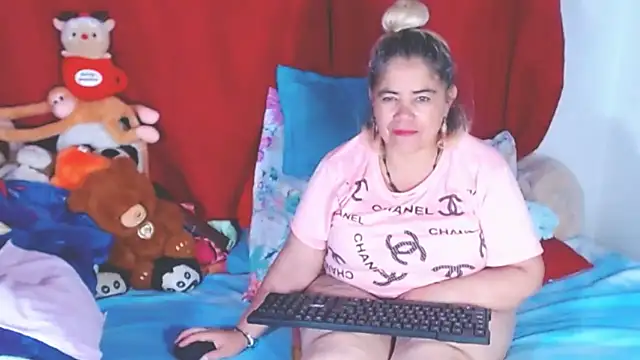 Snapshot of estrellita_fugaz16x chatting on November 2025 03:56:02 AM estrellita fugaz16x online show from November 2025 03:56:02 AM