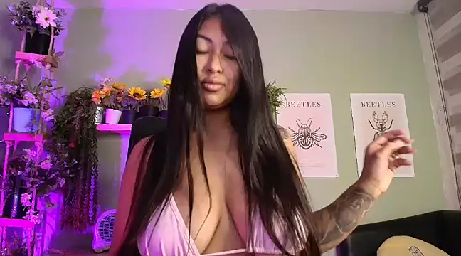 Snapshot of Pocahontas_power chatting on March 2025 11:15:01 PM Pocahontas power online show from March 2025 11:15:01 PM