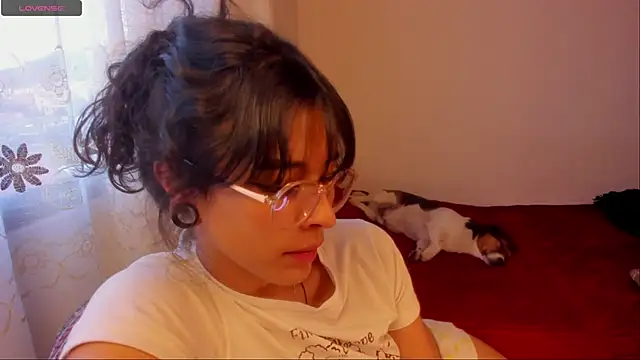 aluna 0310 online show from December 2024 10:45:02 PM