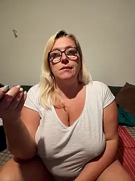 winniess40 online show from April 2026 02:47:02 AM