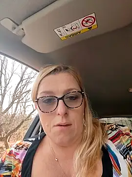 winniess40 online show from March 2025 02:28:01 PM