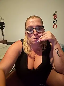 Snapshot of winniess40 chatting on October 2025 09:01:01 PM winniess40 online show from October 2025 09:01:01 PM