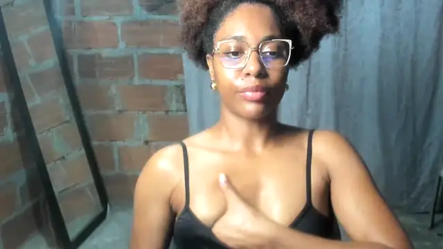 Snapshot of thaimy_ chatting on June 2026 01:49:01 AM thaimy online show from June 2026 01:49:01 AM