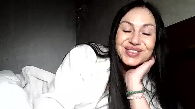 Snapshot of JulianaGold1 chatting on April 2026 08:00:02 PM JulianaGold1 online show from April 2026 08:00:02 PM