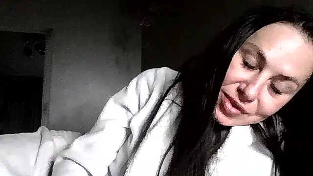 JulianaGold1 online show from June 2026 10:26:01 PM
