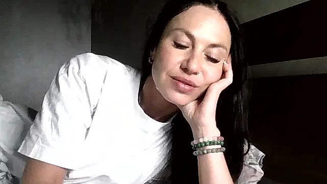 Snapshot of JulianaGold1 chatting on May 2026 07:42:01 PM JulianaGold1 online show from May 2026 07:42:01 PM