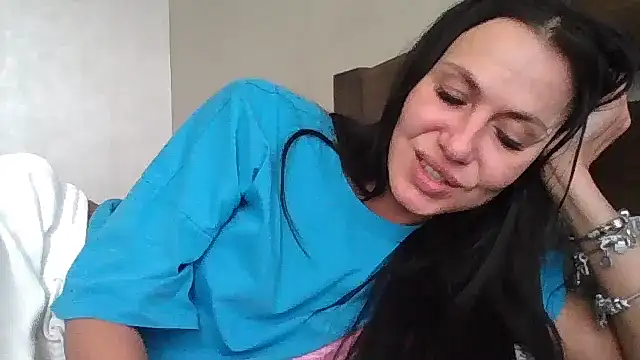 JulianaGold1 online show from March 2025 12:49:02 PM