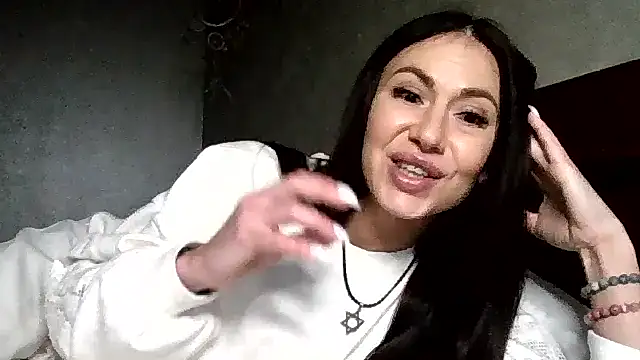 JulianaGold1 online show from December 2025 08:44:02 PM