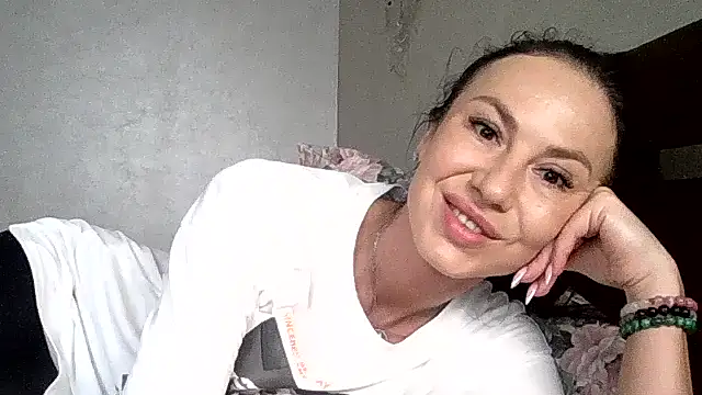 JulianaGold1 online show from June 2026 02:15:01 PM
