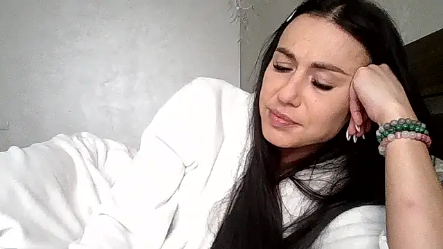 Snapshot of JulianaGold1 chatting on May 2026 02:11:02 PM JulianaGold1 online show from May 2026 02:11:02 PM
