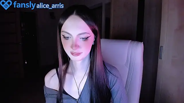 Alice  Aris online show from November 2025 03:27:02 PM