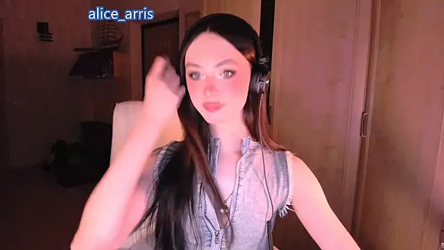 Alice  Aris online show from March 2026 03:46:02 PM