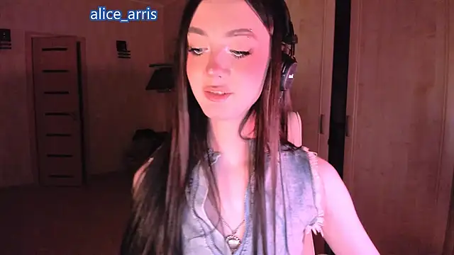 Alice  Aris online show from March 2026 05:58:01 PM