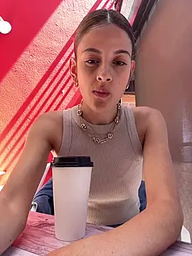 alana15 online show from May 2026 06:55:02 PM