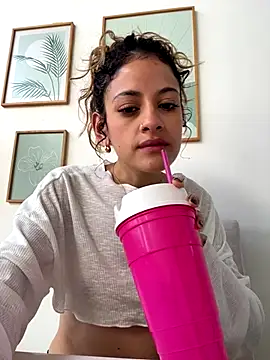 Snapshot of alana15 chatting on November 2025 12:31:01 PM alana15 online show from November 2025 12:31:01 PM