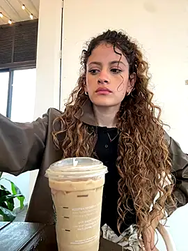 Snapshot of alana15 chatting on November 2025 09:26:02 PM alana15 online show from November 2025 09:26:02 PM