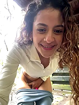 Snapshot of alana15 chatting on November 2025 03:23:01 PM alana15 online show from November 2025 03:23:01 PM