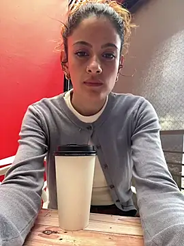 alana15 online show from April 2026 09:29:01 PM