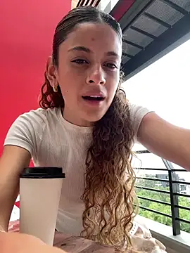 alana15 online show from April 2026 09:21:02 PM